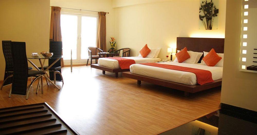 Hotel Atithi Puducherry Zewnętrze zdjęcie