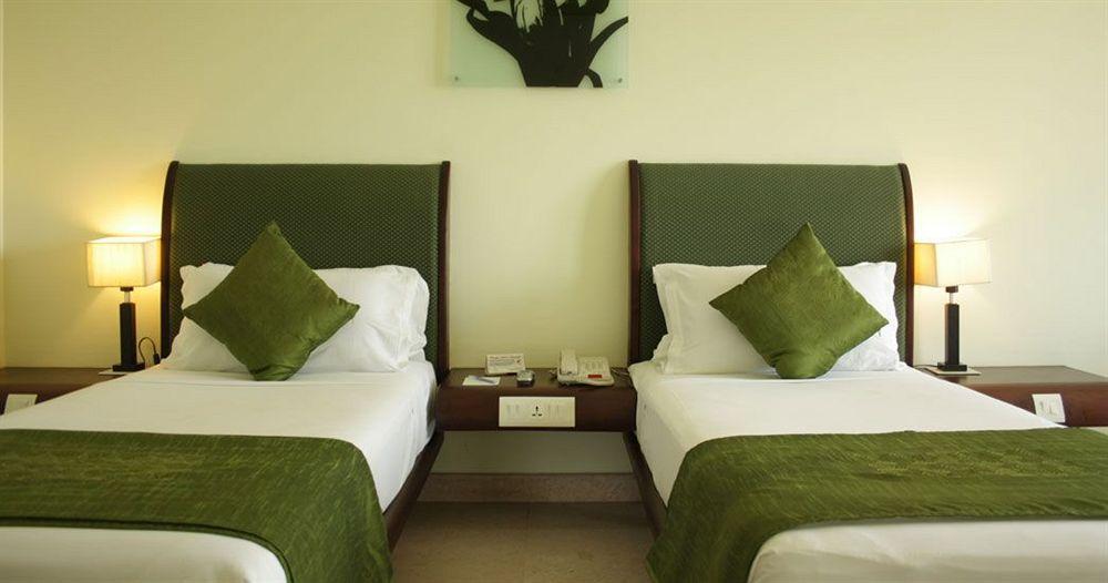 Hotel Atithi Puducherry Zewnętrze zdjęcie