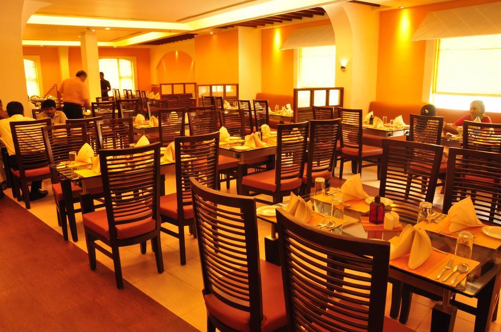 Hotel Atithi Puducherry Zewnętrze zdjęcie