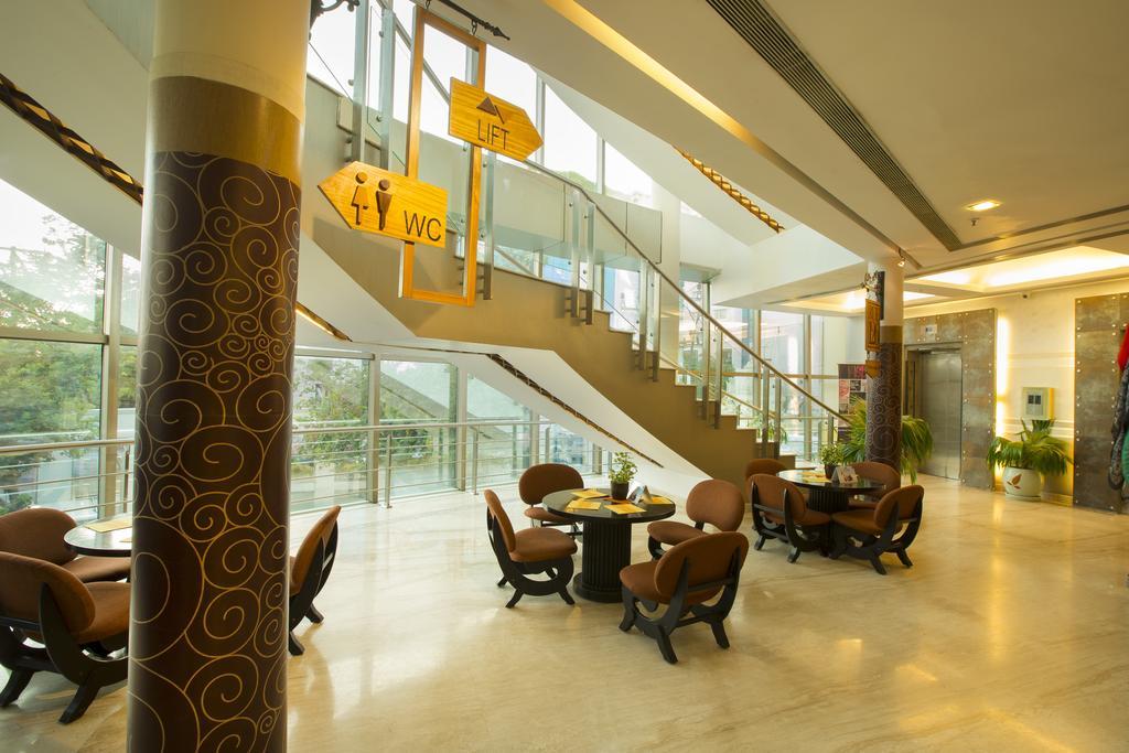 Hotel Atithi Puducherry Zewnętrze zdjęcie