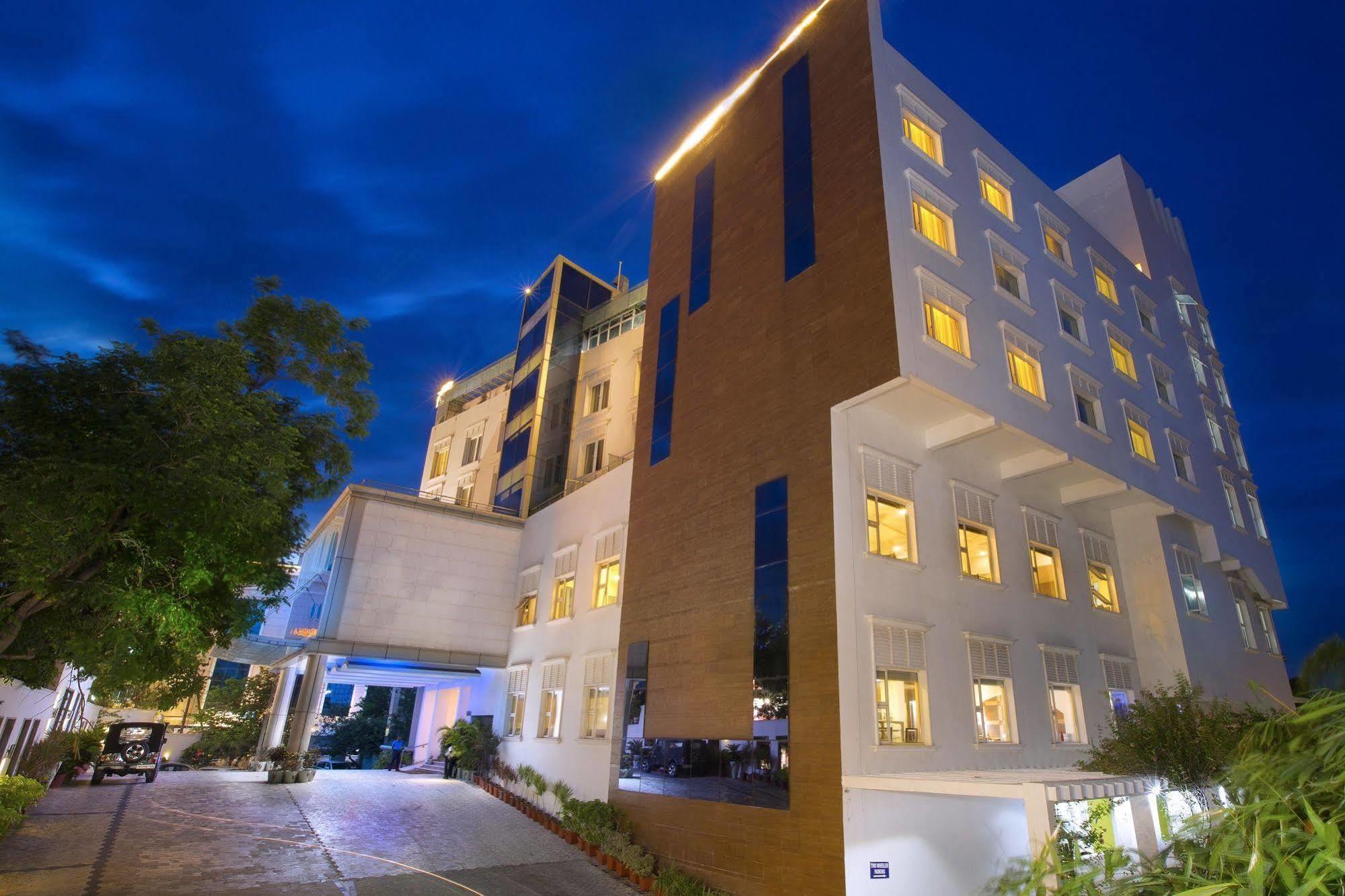 Hotel Atithi Puducherry Zewnętrze zdjęcie