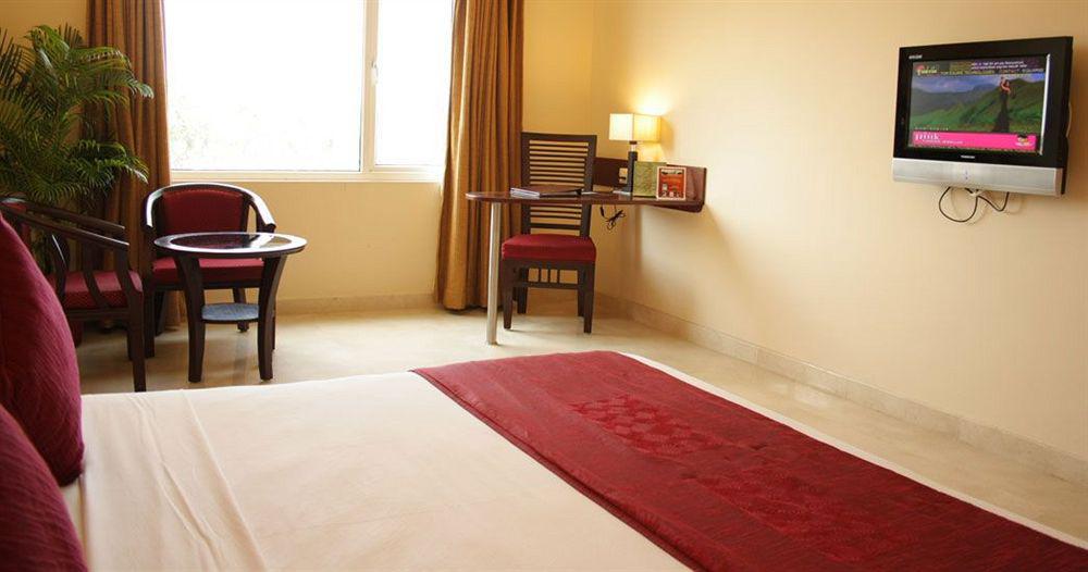 Hotel Atithi Puducherry Zewnętrze zdjęcie